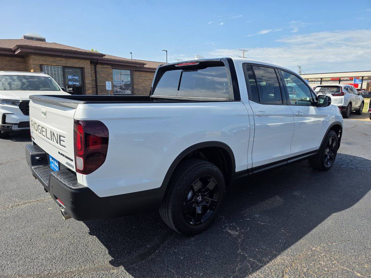 2025 Honda Ridgeline Black Edition AWD 4dr Crew Cab 5.3 ft. SB Eldridge IA