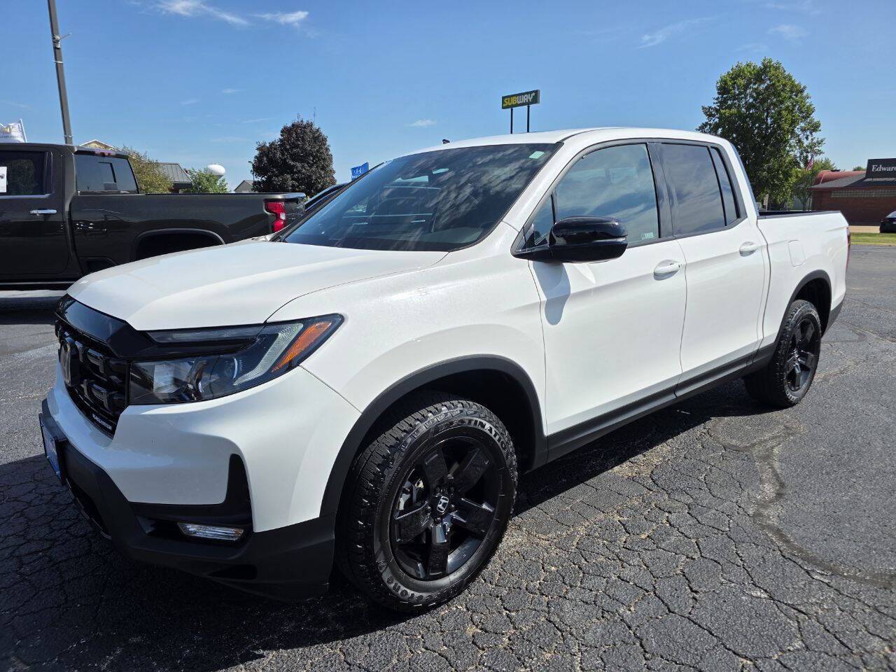 2025 Honda Ridgeline Black Edition AWD 4dr Crew Cab 5.3 ft. SB Eldridge IA