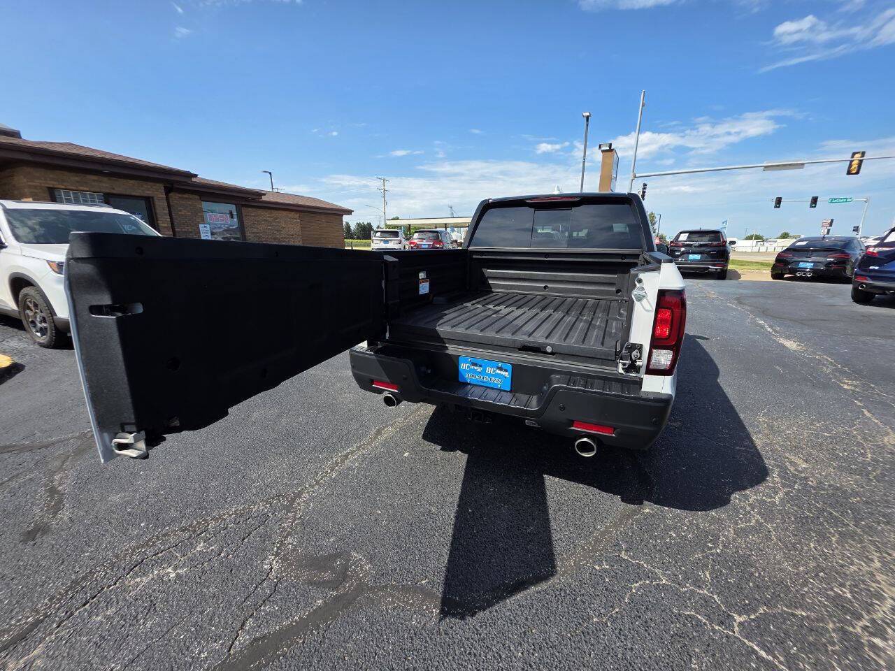 2025 Honda Ridgeline Black Edition AWD 4dr Crew Cab 5.3 ft. SB Eldridge IA