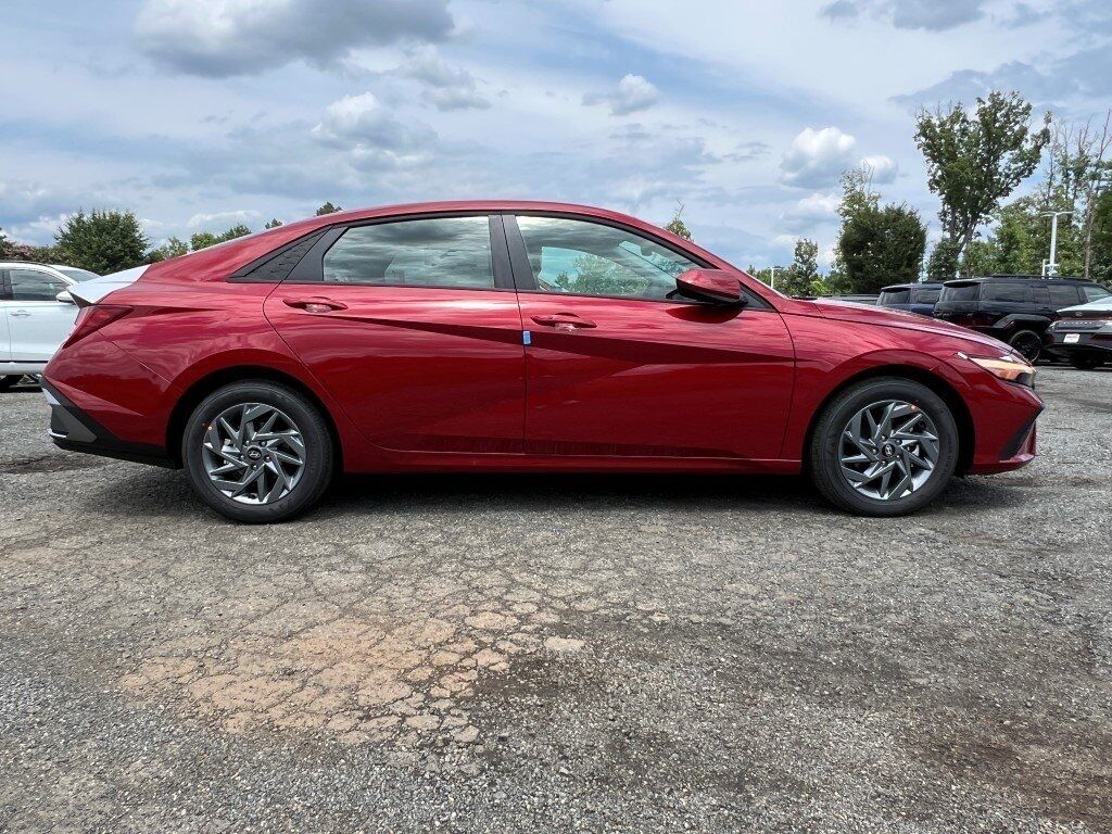 2025 Hyundai ELANTRA HYBRID Blue Chantilly VA