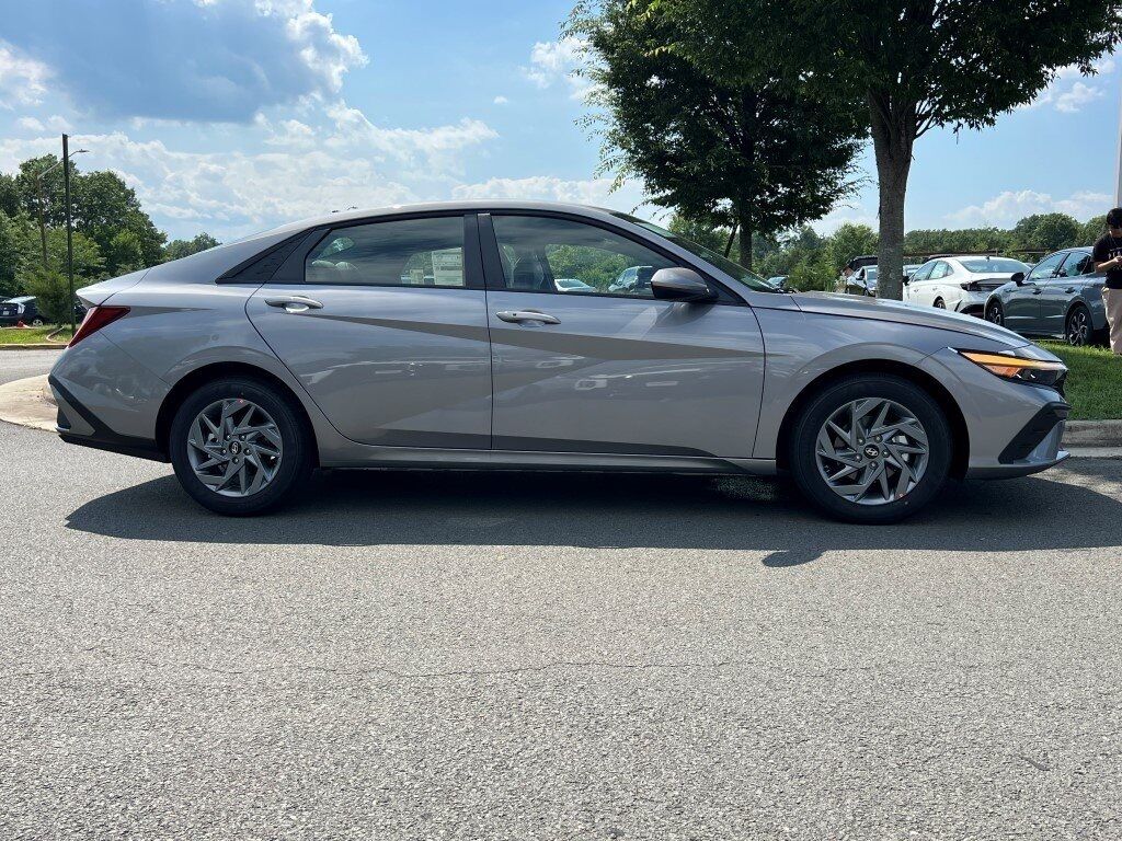 2025 Hyundai ELANTRA HYBRID Blue Chantilly VA