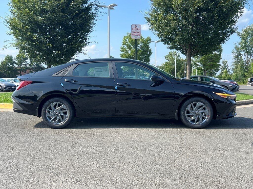 2025 Hyundai ELANTRA HYBRID Blue Chantilly VA