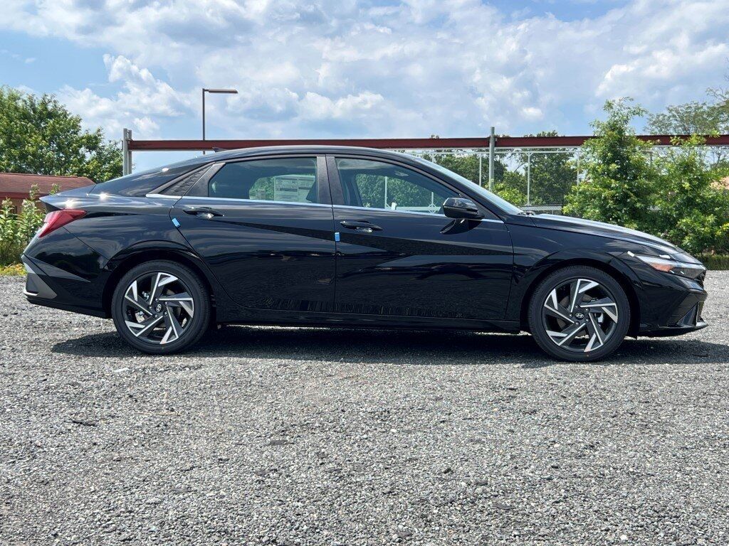 2025 Hyundai ELANTRA HYBRID Limited Chantilly VA