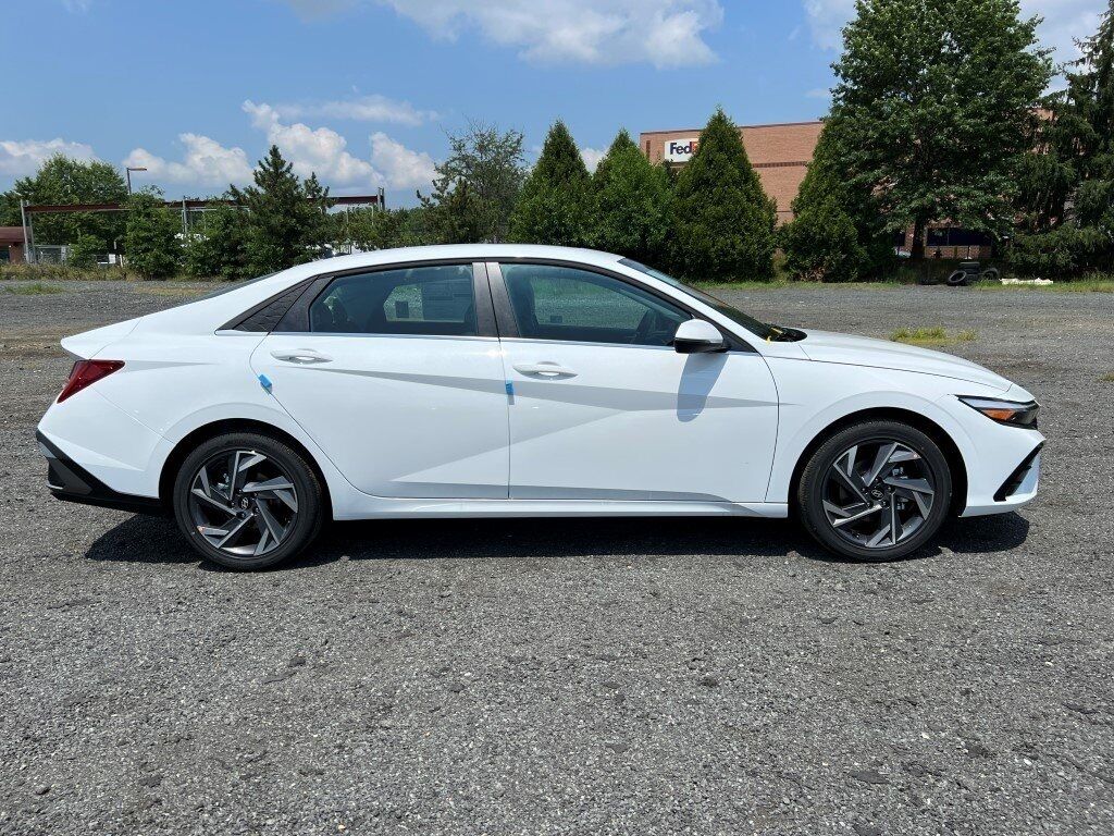 2025 Hyundai ELANTRA Limited Chantilly VA