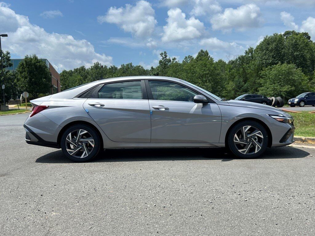 2025 Hyundai ELANTRA Limited Chantilly VA