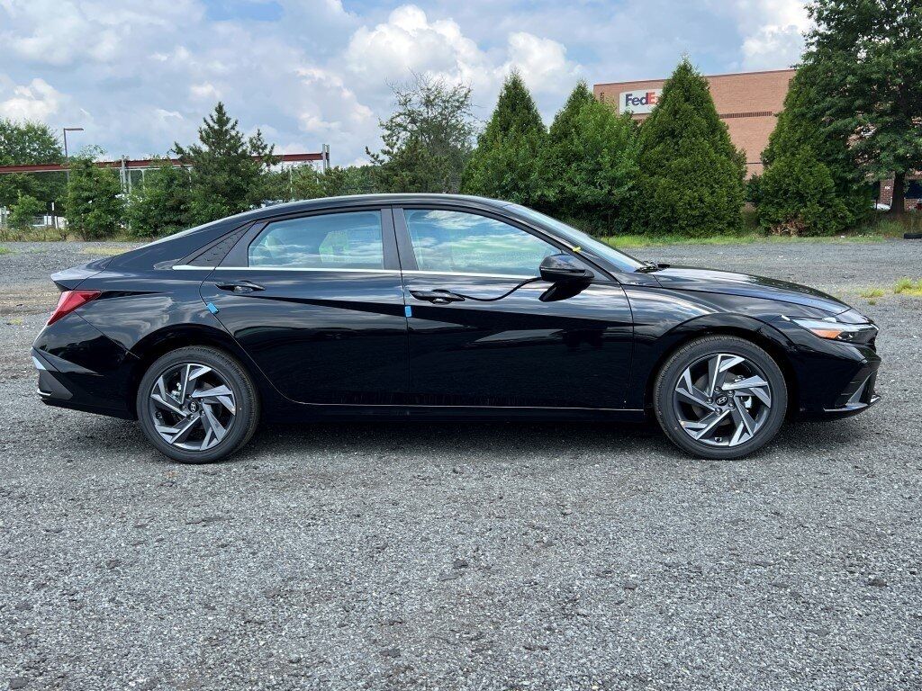 2025 Hyundai ELANTRA Limited Chantilly VA
