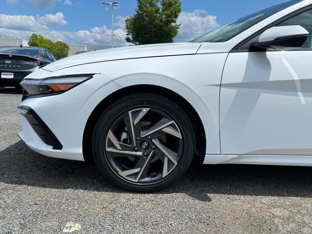 2025 Hyundai ELANTRA Limited Chantilly VA