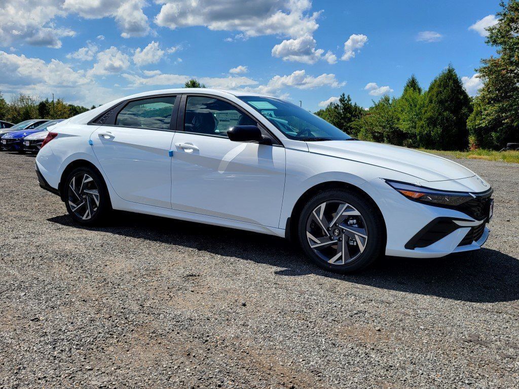 2025 Hyundai ELANTRA SEL Sport