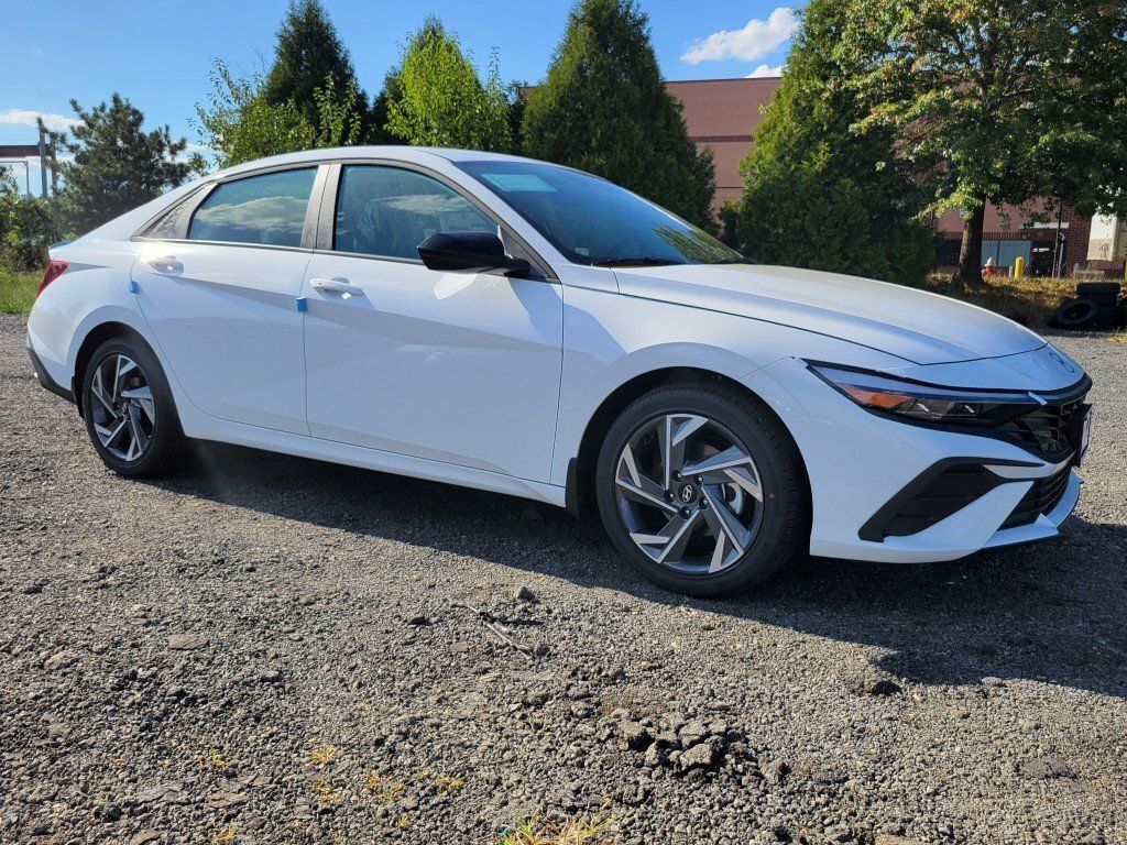 2025 Hyundai ELANTRA SEL Sport