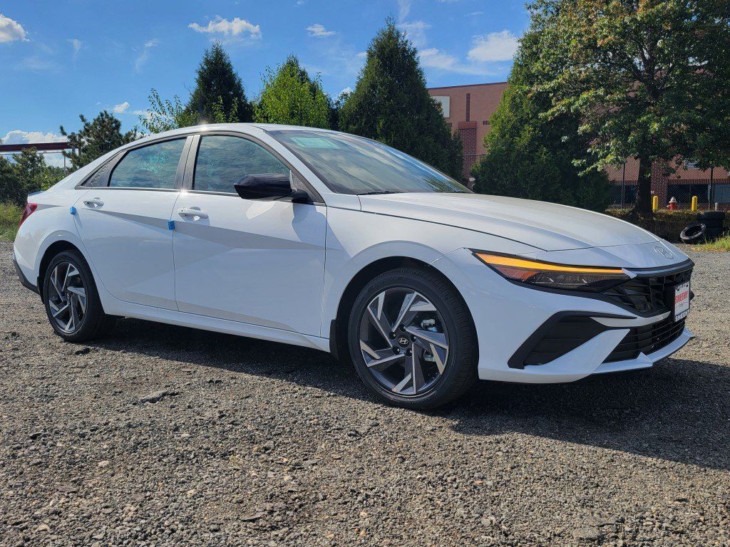 2025 Hyundai ELANTRA SEL Sport