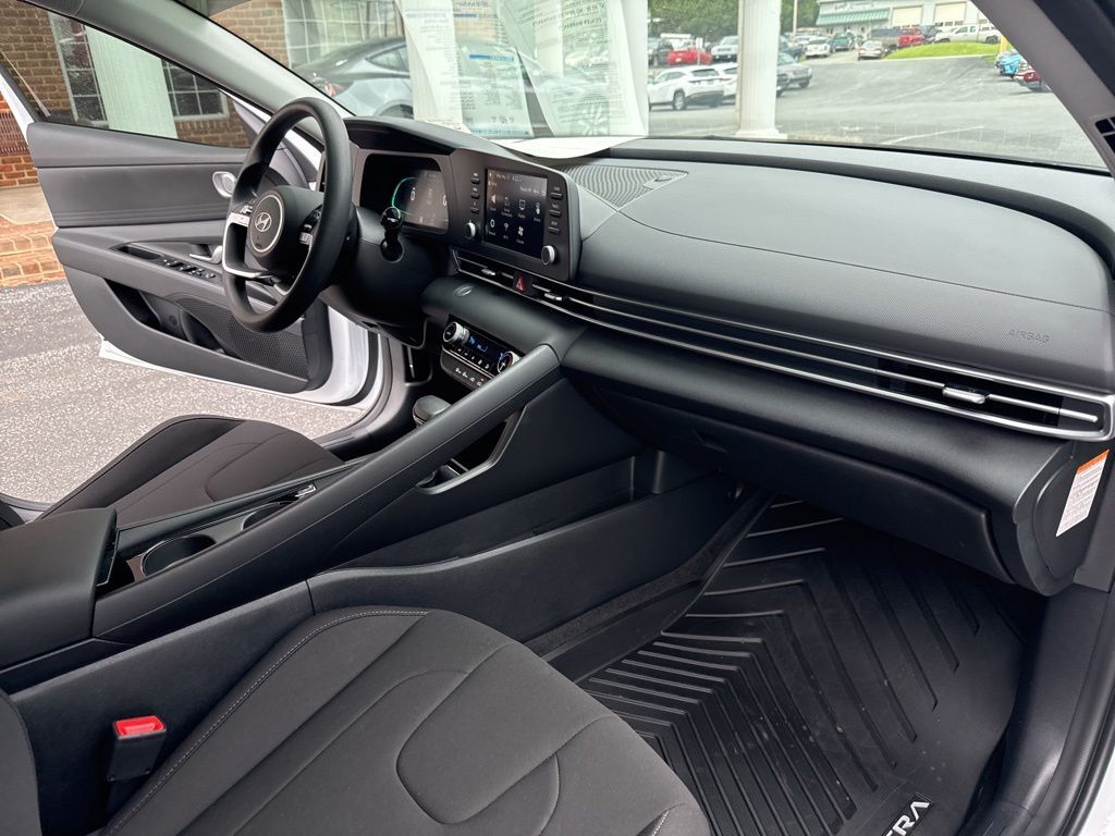 2025 Hyundai Elantra Hybrid Blue Mount Joy PA