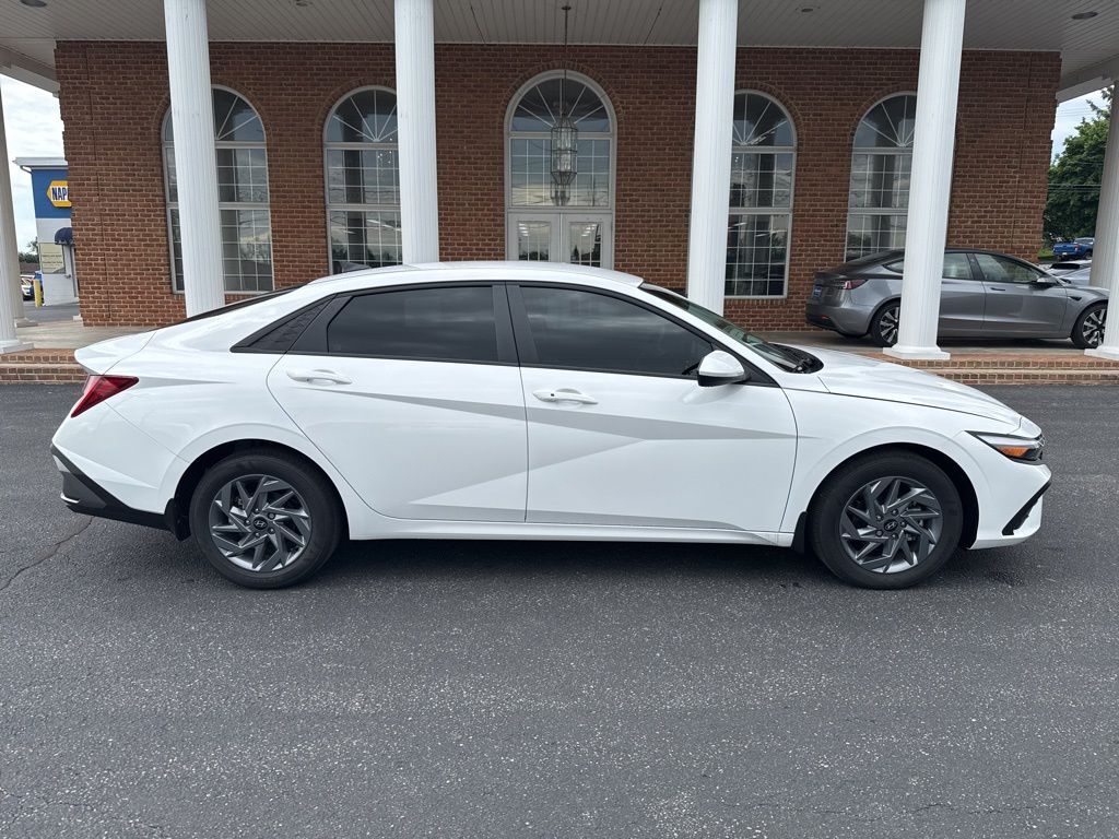 2025 Hyundai Elantra Hybrid Blue Mount Joy PA
