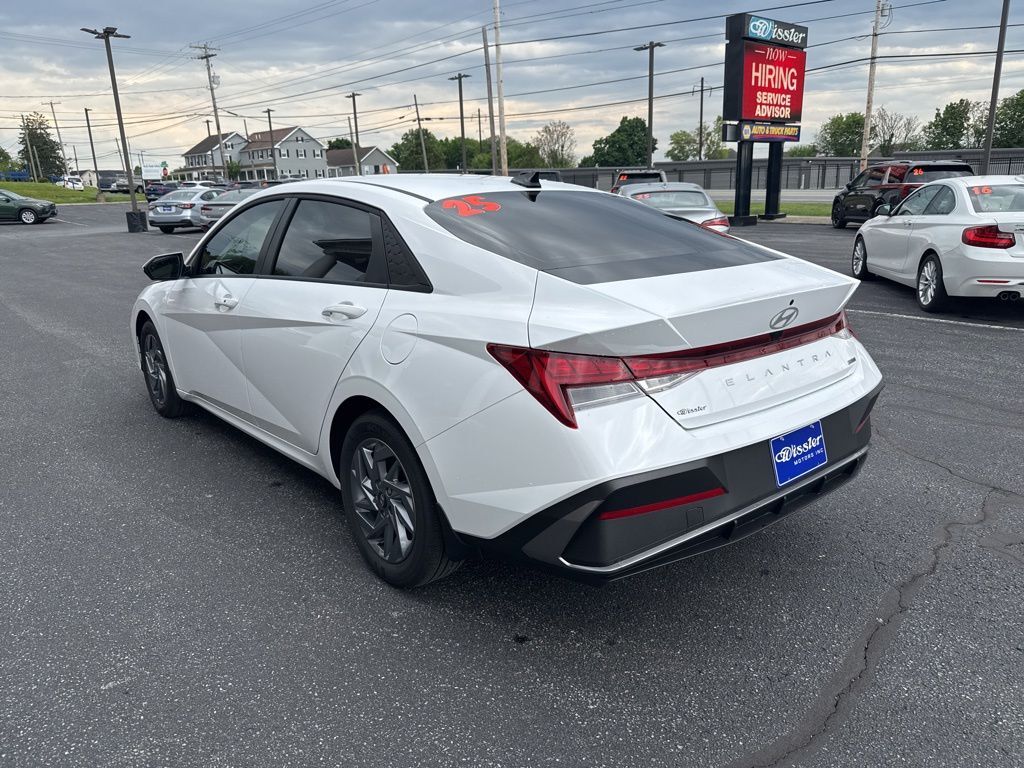 2025 Hyundai Elantra Hybrid Blue Mount Joy PA