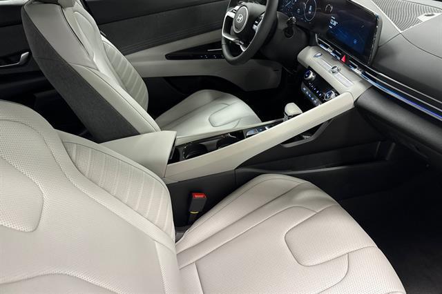 2025 Hyundai Elantra Hybrid Limited