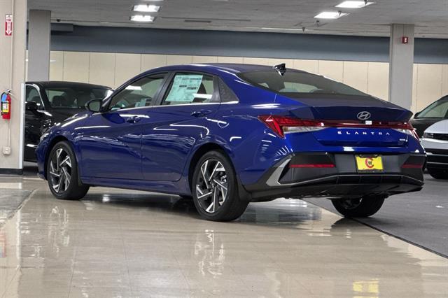 2025 Hyundai Elantra Hybrid Limited