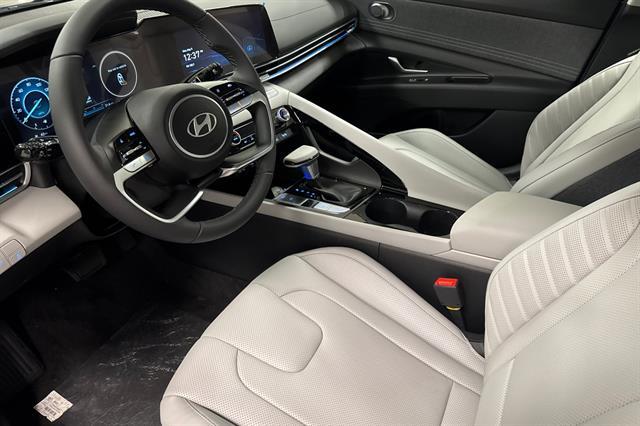 2025 Hyundai Elantra Hybrid Limited