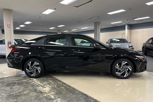 2025 Hyundai Elantra Hybrid Limited