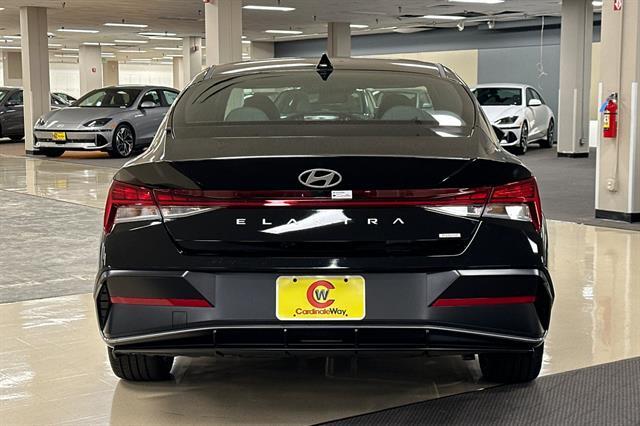 2025 Hyundai Elantra Hybrid Limited