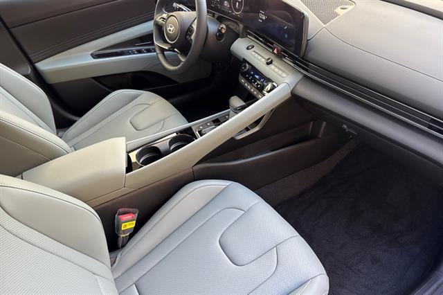 2025 Hyundai Elantra Hybrid Limited