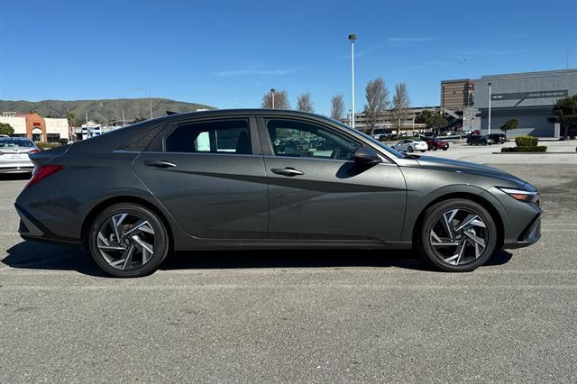 2025 Hyundai Elantra Hybrid Limited