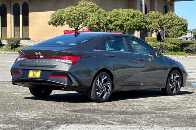2025 Hyundai Elantra Hybrid Limited