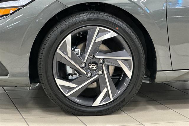 2025 Hyundai Elantra Hybrid Limited