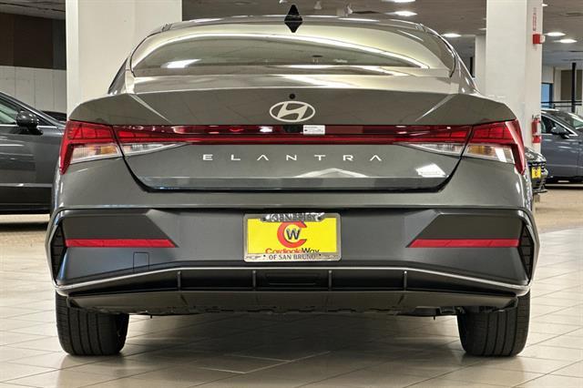 2025 Hyundai Elantra Hybrid Limited
