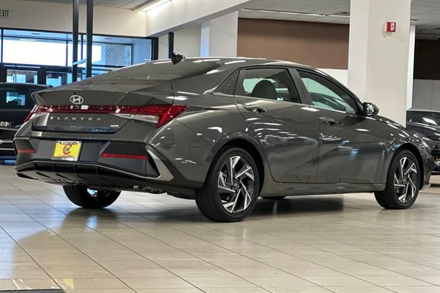 2025 Hyundai Elantra Hybrid Limited