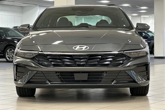 2025 Hyundai Elantra Hybrid Limited