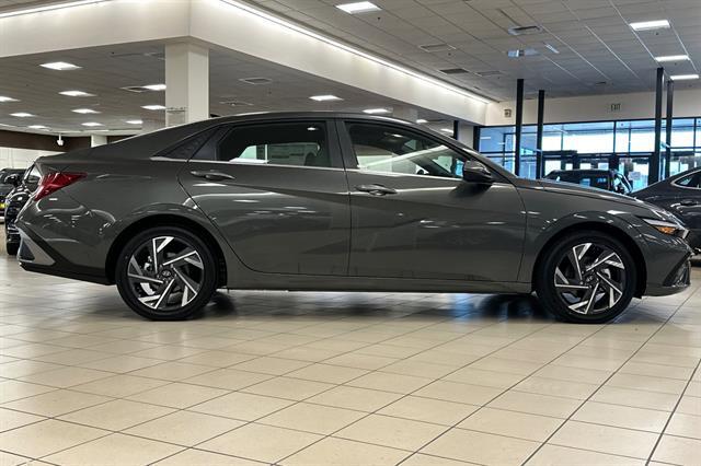 2025 Hyundai Elantra Hybrid Limited