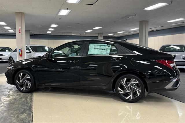 2025 Hyundai Elantra Hybrid Limited