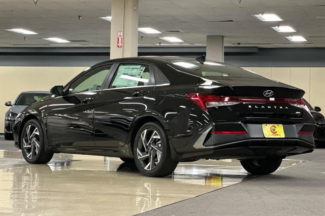 2025 Hyundai Elantra Hybrid Limited