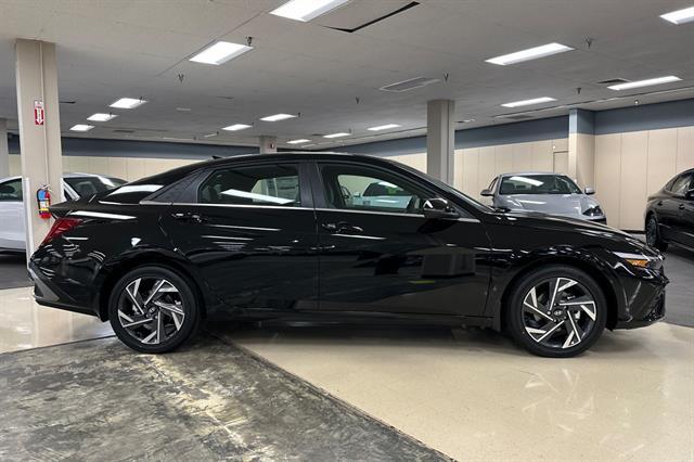 2025 Hyundai Elantra Hybrid Limited