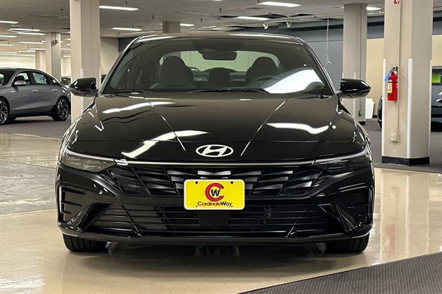 2025 Hyundai Elantra Hybrid Limited
