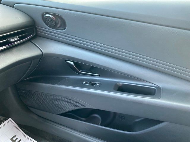 2025 Hyundai Elantra Hybrid Limited Raleigh NC