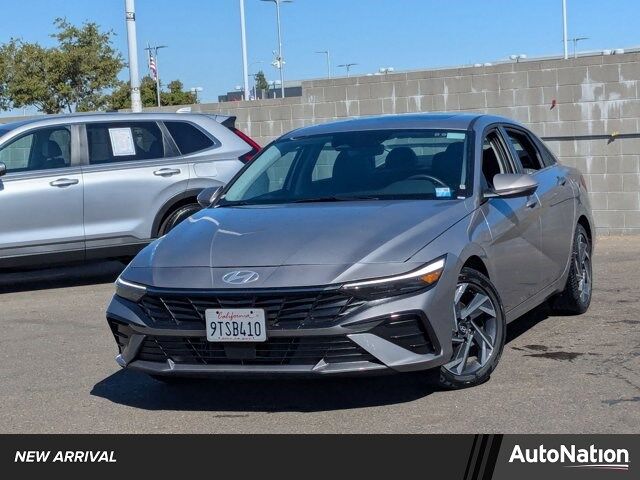 2025 Hyundai Elantra Hybrid Limited