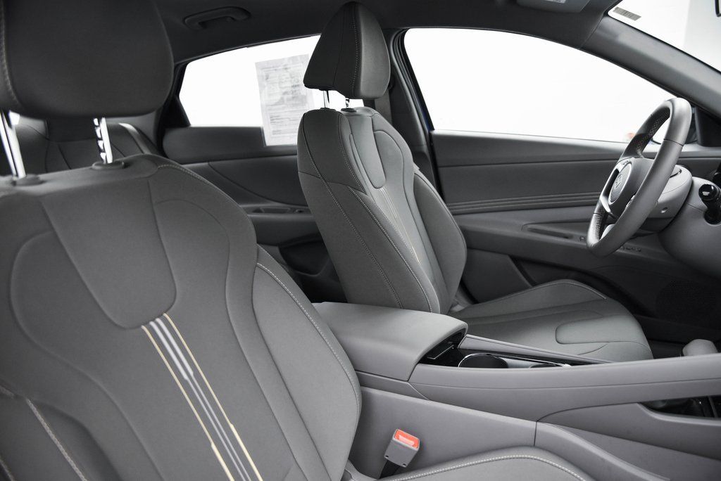 2025 Hyundai Elantra Hybrid SEL Sport Akron OH