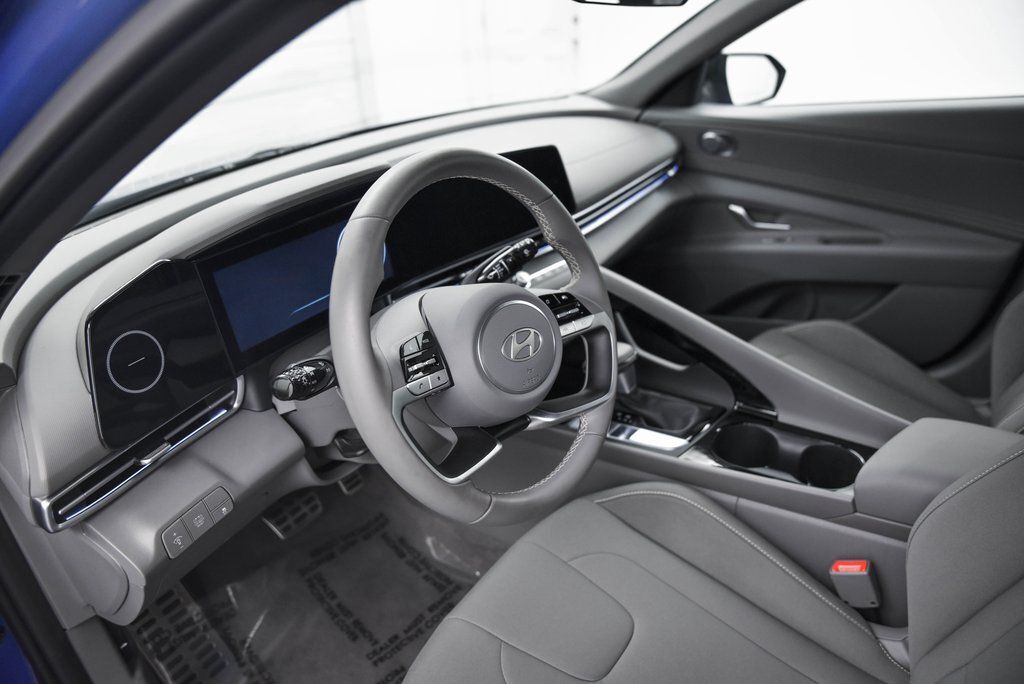 2025 Hyundai Elantra Hybrid SEL Sport Akron OH