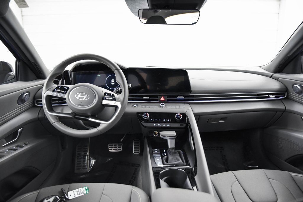 2025 Hyundai Elantra Hybrid SEL Sport Akron OH