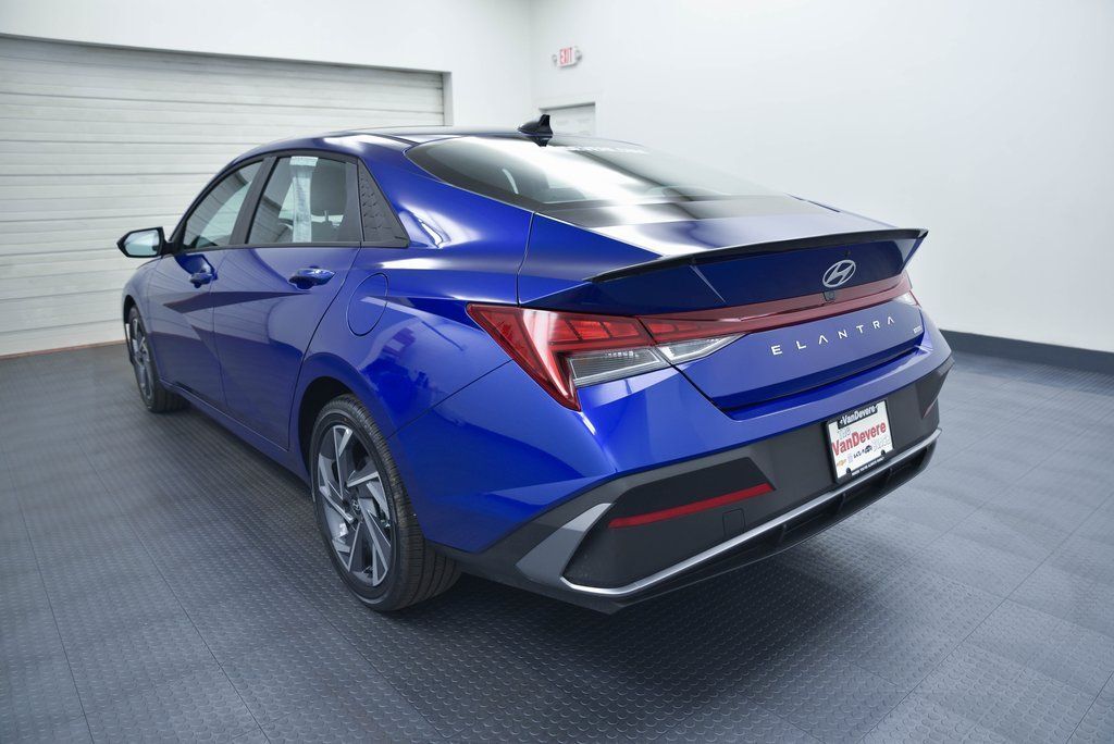 2025 Hyundai Elantra Hybrid SEL Sport Akron OH