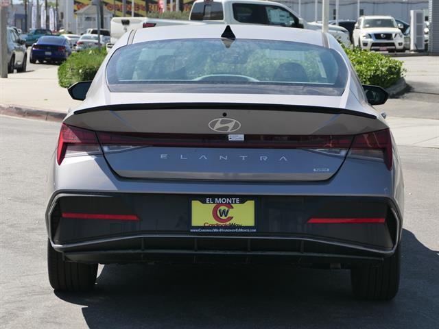 2025 Hyundai Elantra Hybrid SEL Sport