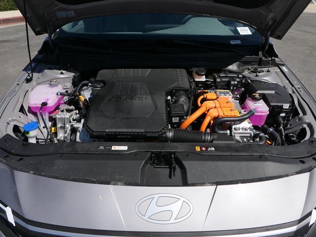2025 Hyundai Elantra Hybrid SEL Sport