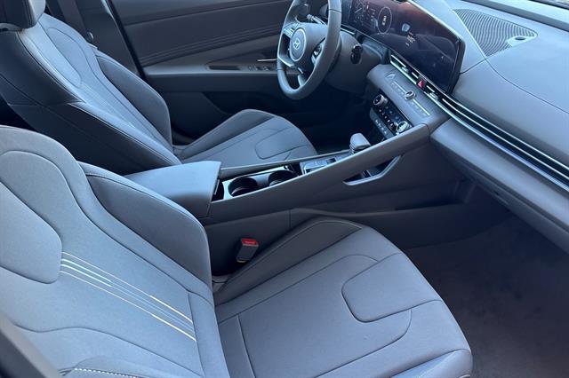 2025 Hyundai Elantra Hybrid SEL Sport