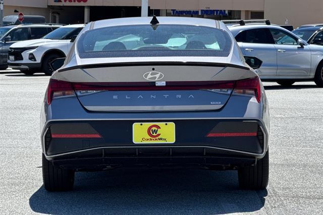 2025 Hyundai Elantra Hybrid SEL Sport