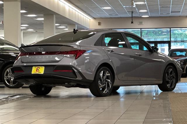 2025 Hyundai Elantra Hybrid SEL Sport