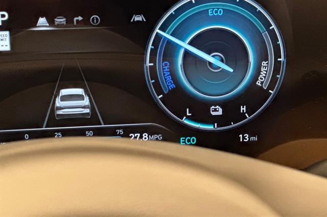 2025 Hyundai Elantra Hybrid SEL Sport