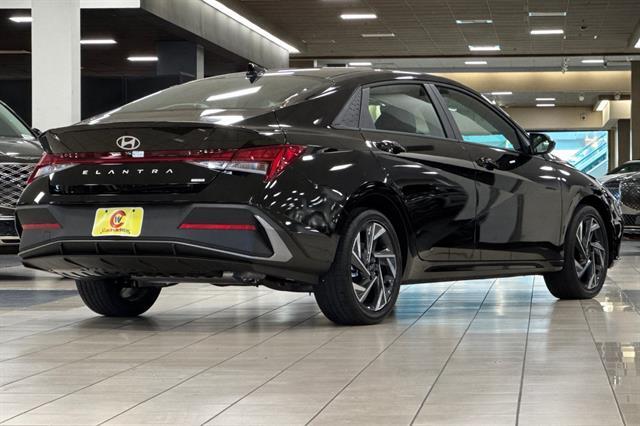 2025 Hyundai Elantra Hybrid SEL Sport