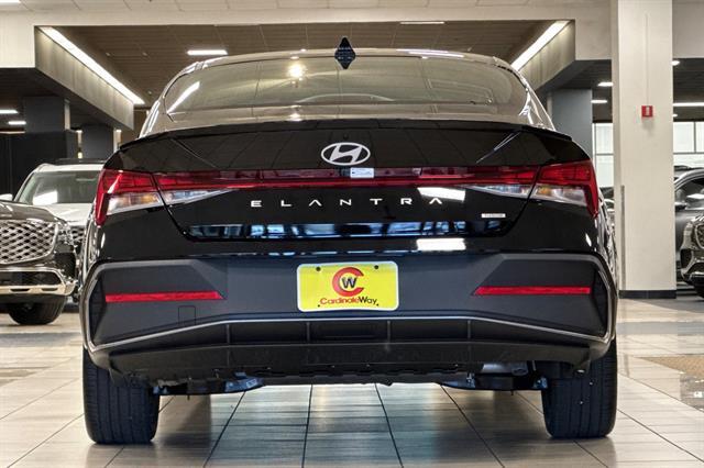 2025 Hyundai Elantra Hybrid SEL Sport