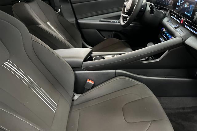 2025 Hyundai Elantra Hybrid SEL Sport