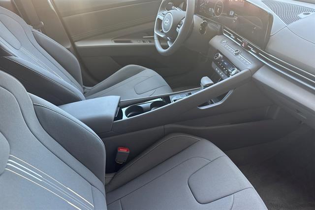 2025 Hyundai Elantra Hybrid SEL Sport